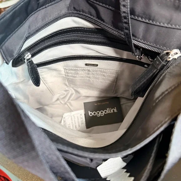 baggallini Hillcrest Hobo Crossbody Bag Black Nylon Removable RFID Wristlet - Picture 7 of 13